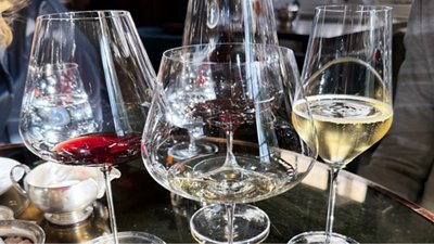 different sized wine glasses