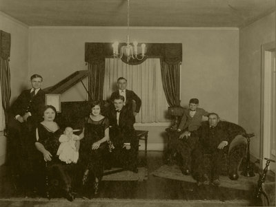 Louis Glazer and his family.