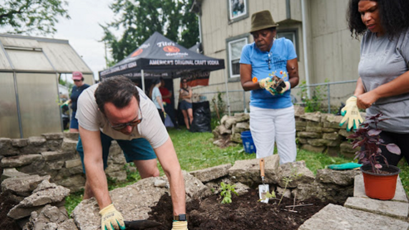 volunteers gardening
