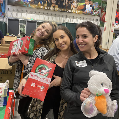 volunteer group photo