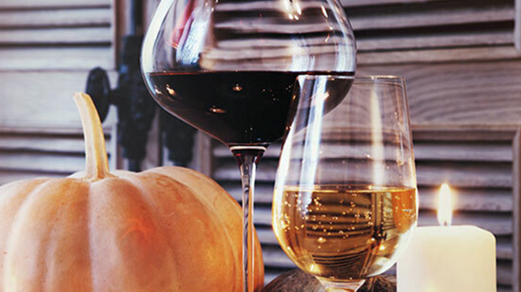 wine glasses with pumpkin