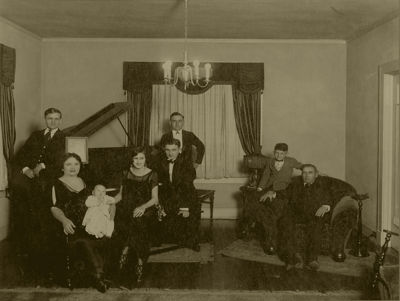 Louis Glazer and his family.